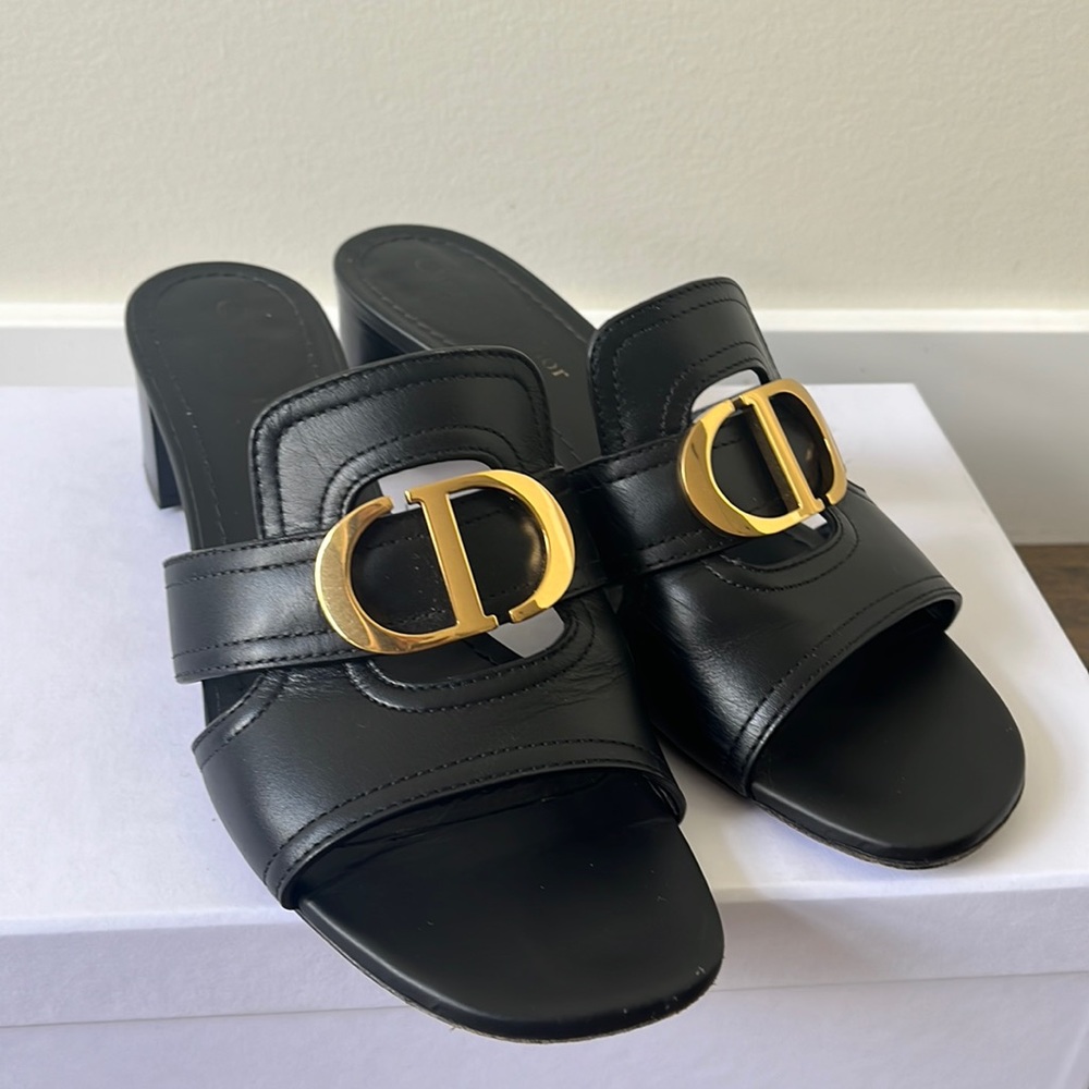 Dior 30 Montaigne Sandals in Black Leather
